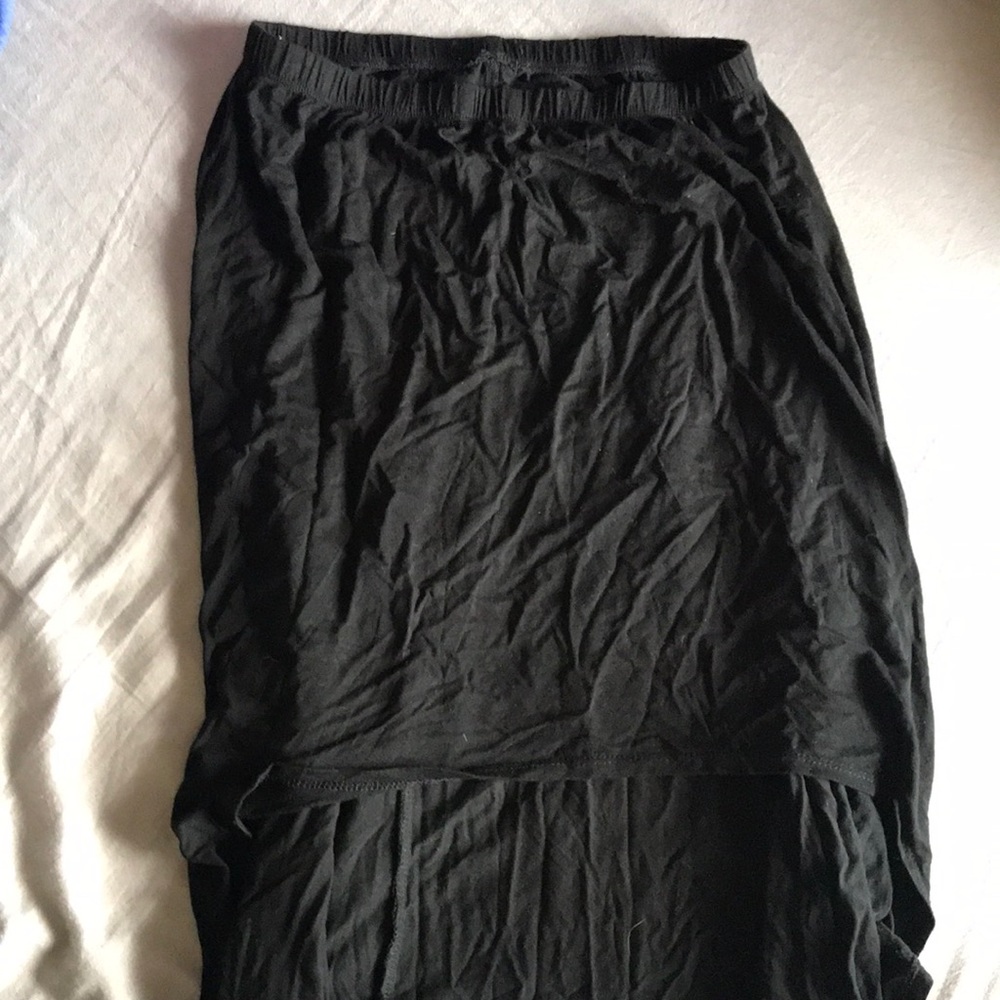 Forever 21 BLK hi-low skirt. Size S.